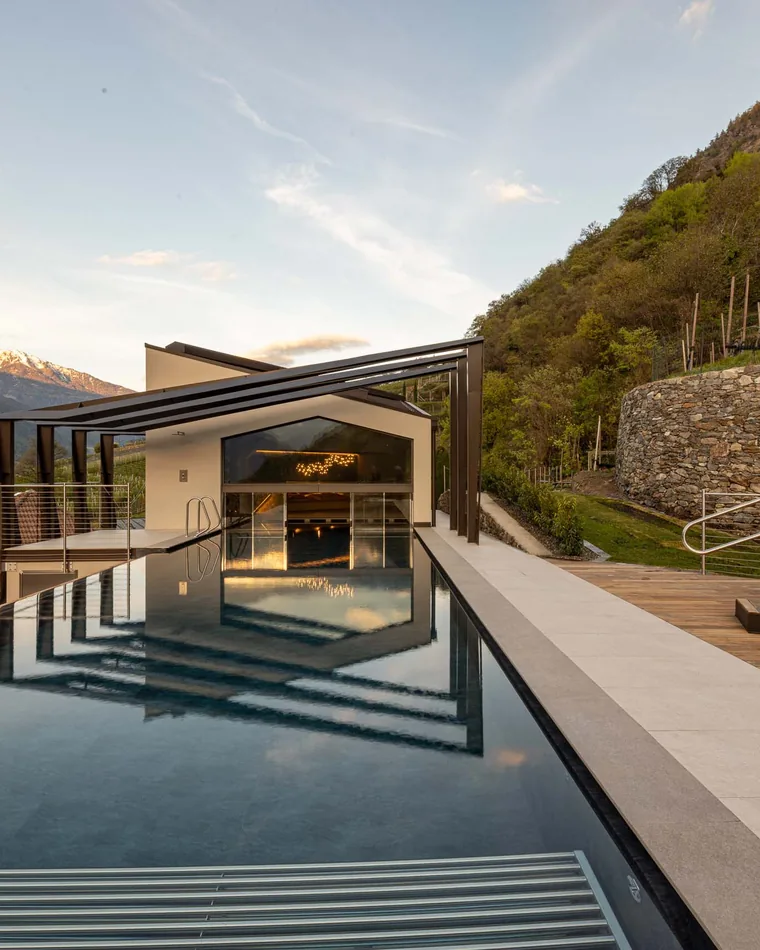 Panoramahotel Himmelreich in Tschars mit Pool und Blick ins Vinschgau